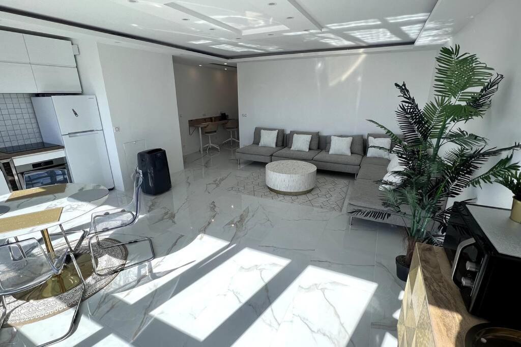 Nice Apartment With Amazing View Of Paris + Parking Exteriör bild