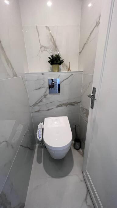 Nice Apartment With Amazing View Of Paris + Parking Exteriör bild